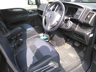 NISSAN SERENA 2010