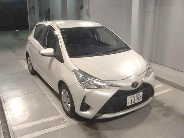 TOYOTA VITZ 2018
