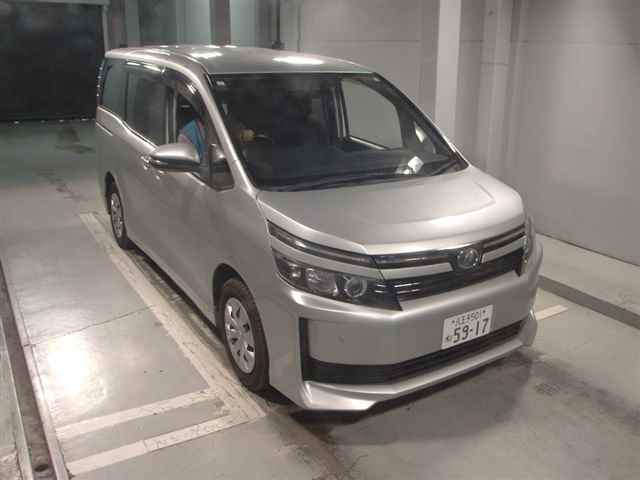 TOYOTA VOXY 2015