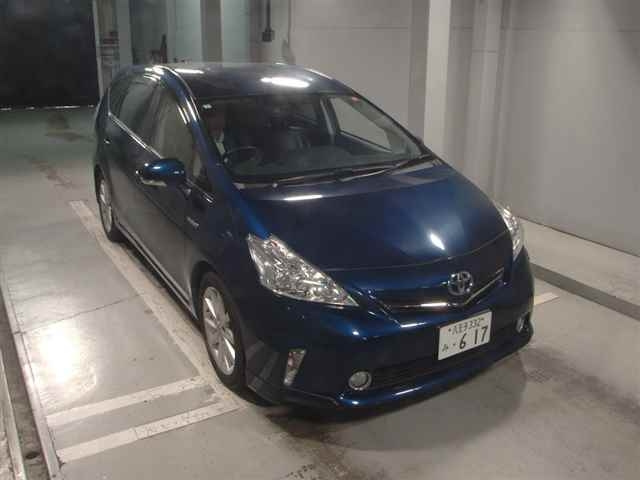 TOYOTA PRIUS ALPHA 2014