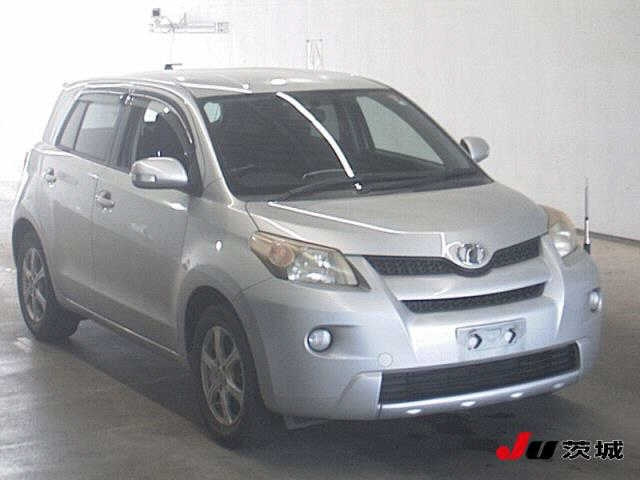 TOYOTA IST 2010