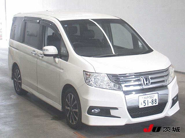 HONDA STEP WAGON 2011