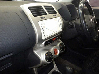 TOYOTA IST 2010