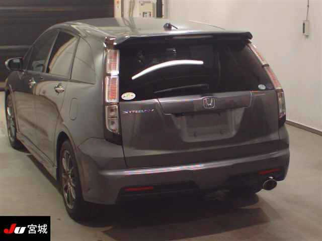 HONDA STREAM 2010