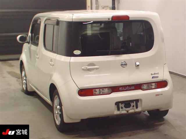 NISSAN CUBE 2010