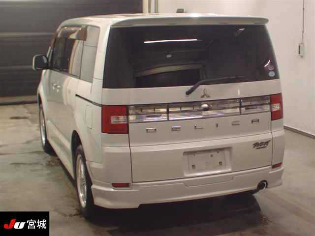 MITSUBISHI DELICA D5 2010