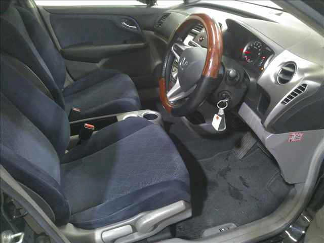 HONDA STREAM 2011