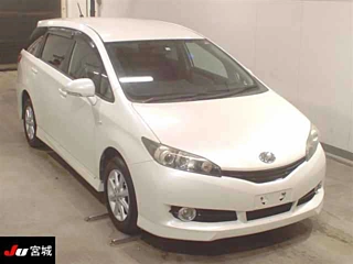 TOYOTA WISH 2010
