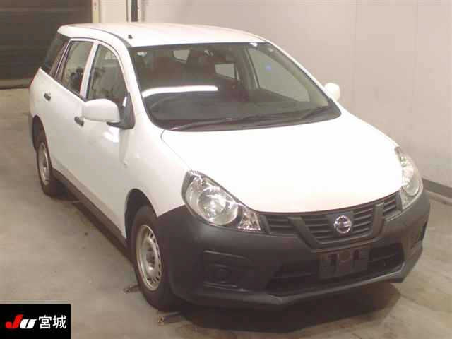 NISSAN AD 2020