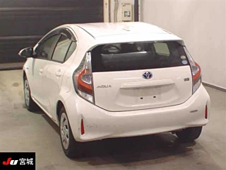 TOYOTA AQUA 2018