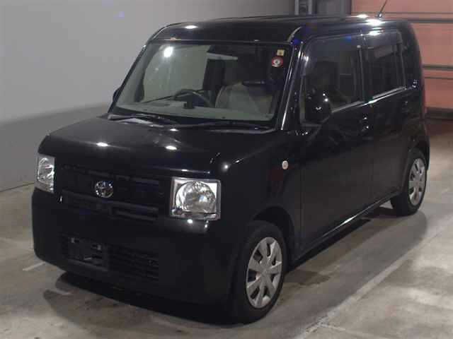 TOYOTA PIXIS SPACE 2012