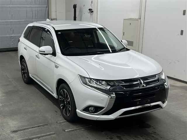 MITSUBISHI OUTLANDER PHEV 2015