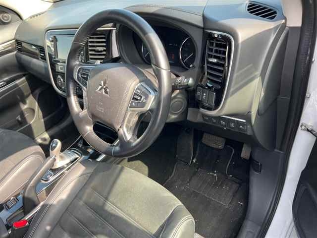 MITSUBISHI OUTLANDER PHEV 2015