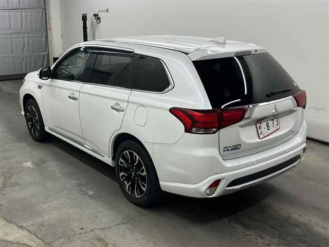 MITSUBISHI OUTLANDER PHEV 2015