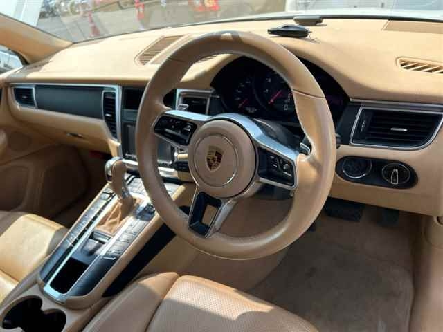 PORSCHE MACAN 2015