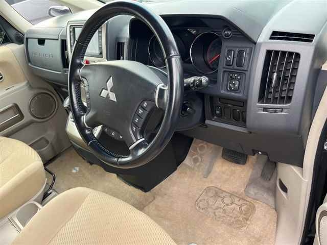 MITSUBISHI DELICA D5 2008