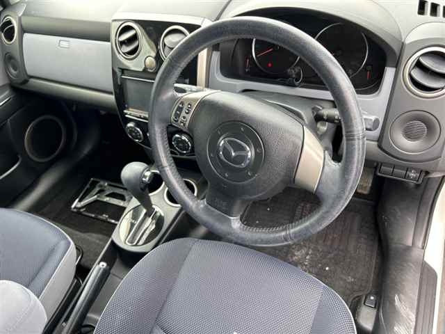 MAZDA VERISA 2010