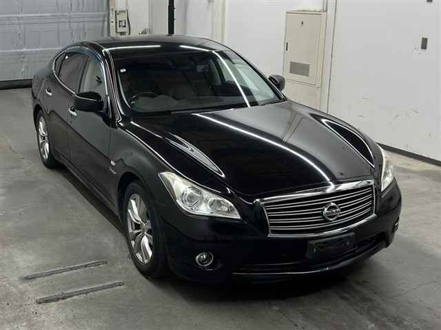 NISSAN FUGA 2013