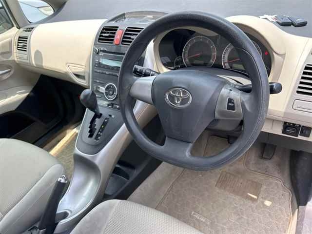 TOYOTA AURIS 2010