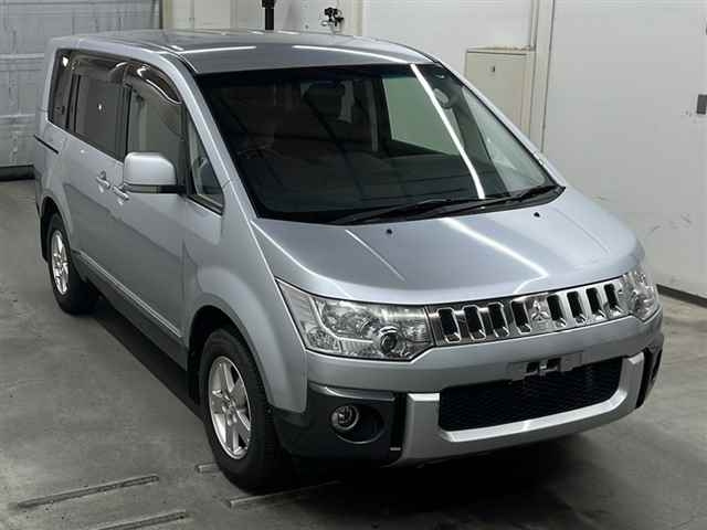 MITSUBISHI DELICA D5 2012