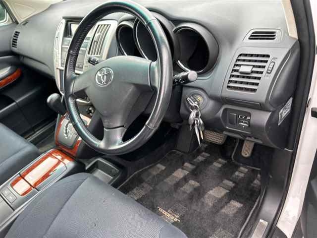 TOYOTA HARRIER 2012