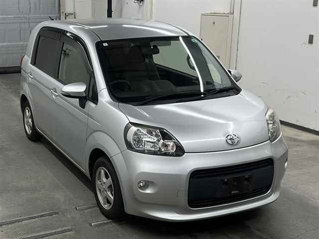 TOYOTA PORTE 2015