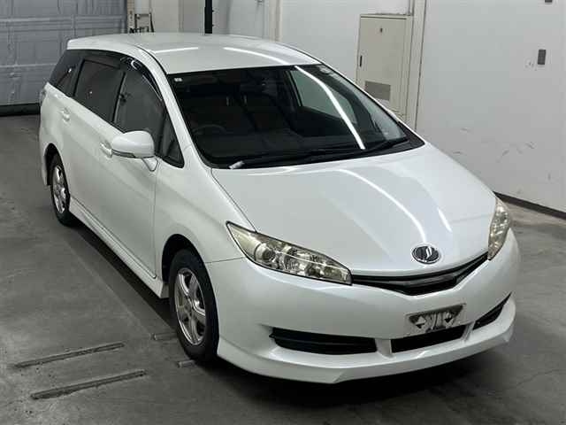 TOYOTA WISH 2013