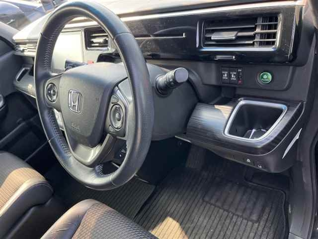 HONDA STEP WAGON 2015