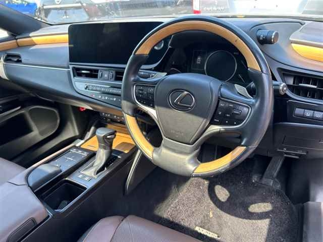 LEXUS ES 2022