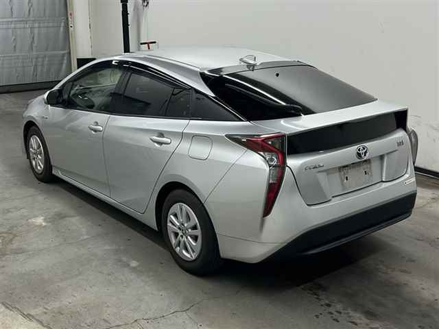 TOYOTA PRIUS 2018