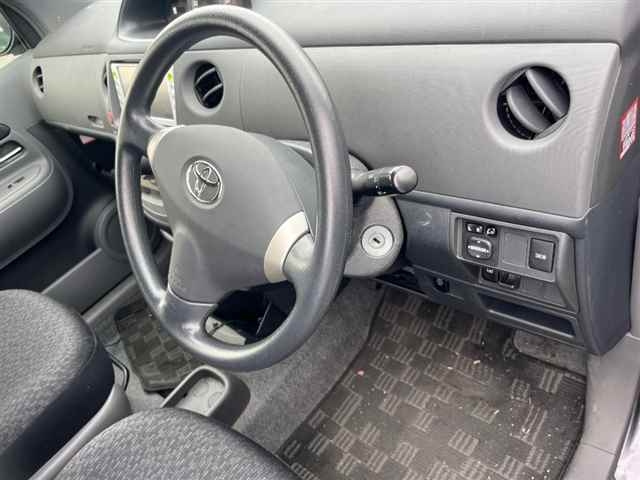 TOYOTA SIENTA 2012