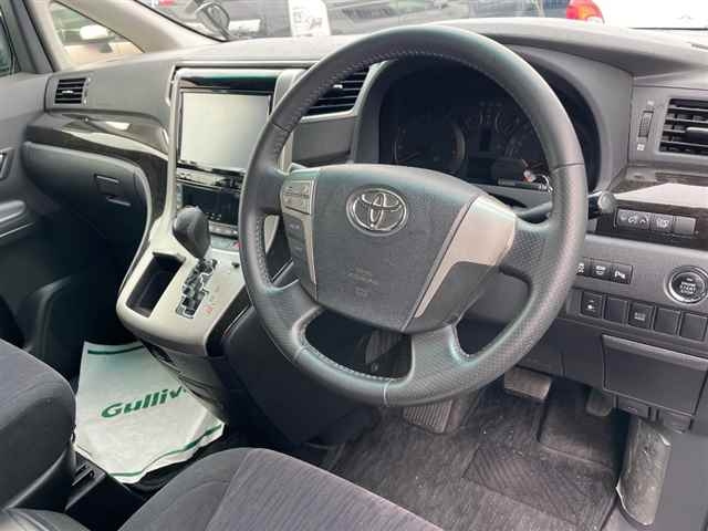 TOYOTA VELLFIRE 2012