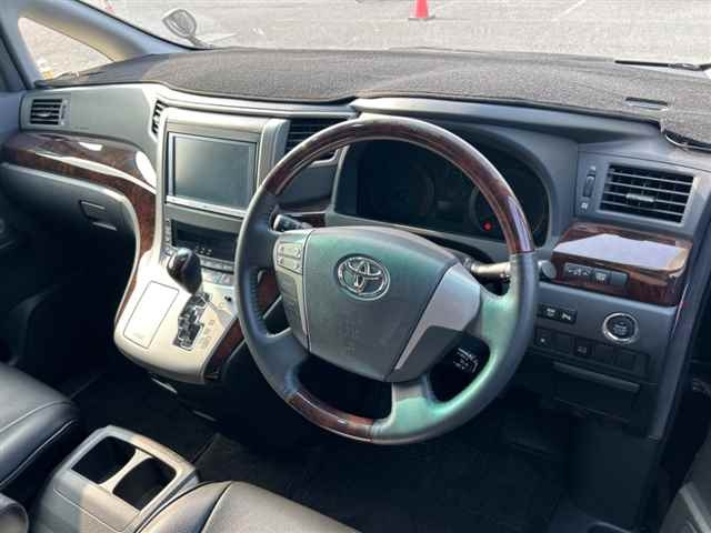 TOYOTA VELLFIRE 2012