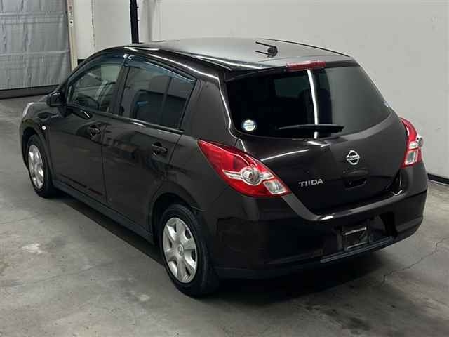 NISSAN TIIDA 2012
