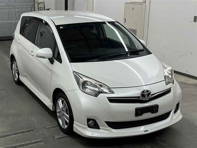 TOYOTA RACTIS 2011