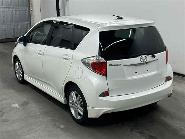 TOYOTA RACTIS 2011