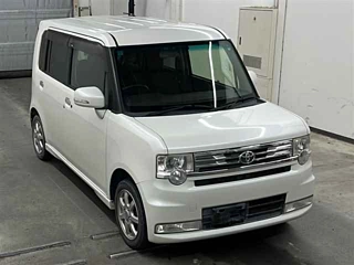 TOYOTA PIXIS SPACE 2012