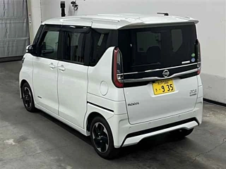 NISSAN ROOX 2021