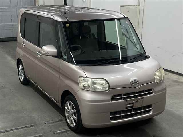 DAIHATSU TANTO 2010