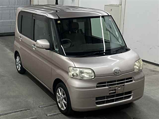 DAIHATSU TANTO 2010
