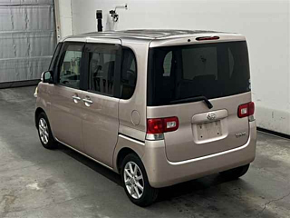 DAIHATSU TANTO 2010