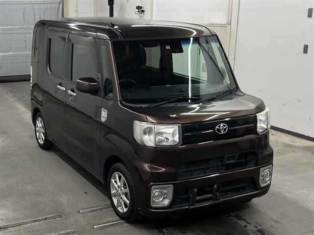 TOYOTA PIXIS MEGA 2016