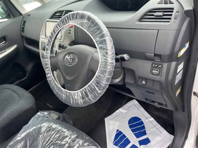 TOYOTA RACTIS 2010
