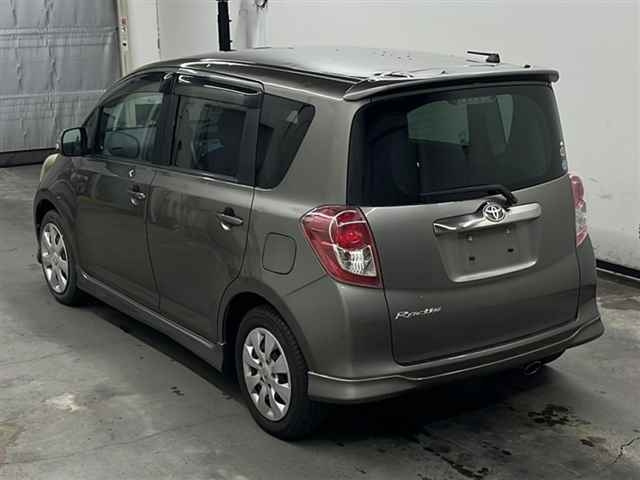 TOYOTA RACTIS 2010