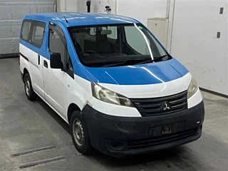 MITSUBISHI DELICA 2013