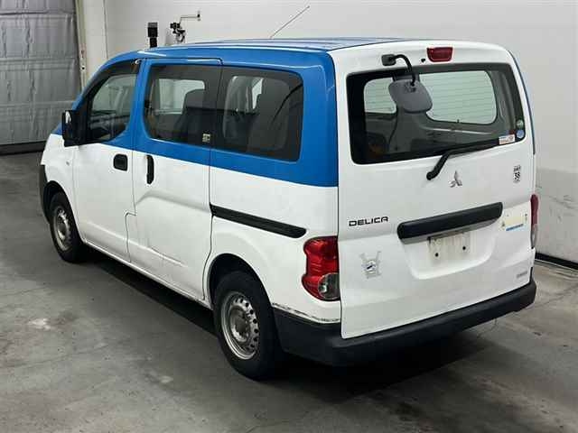MITSUBISHI DELICA 2013