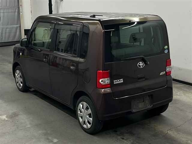 TOYOTA PIXIS SPACE 2012
