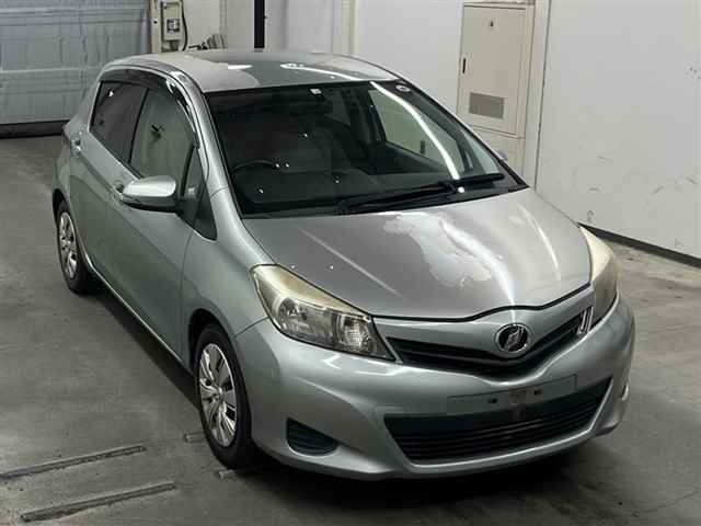 TOYOTA VITZ 2012