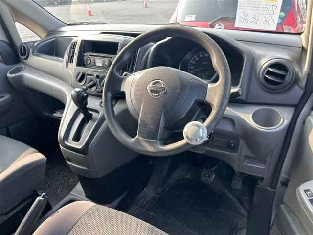 NISSAN NV200 2011