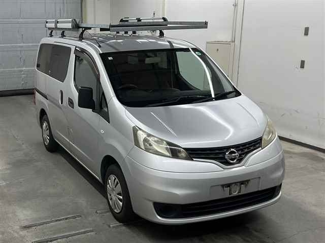 NISSAN NV200 2011